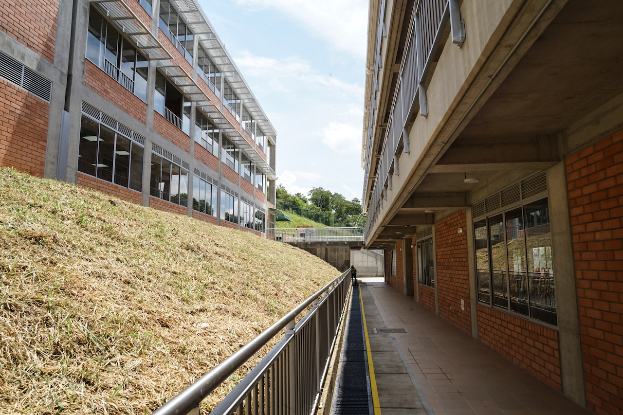 Obra Colegio Gabriel García Márquez. Girón, Santander (oct-16-2019)